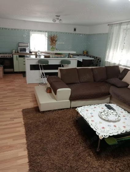 Casă cu 4 camere cu Teren 1200 Mp în Obreja