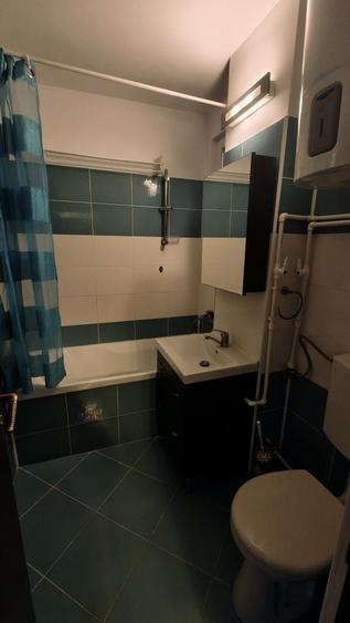 Apartament cu 2 camere decomandat în Km 4