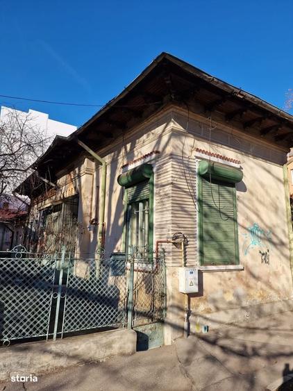 Casă cu 4 camere cu Teren 413 Mp în Tineretului