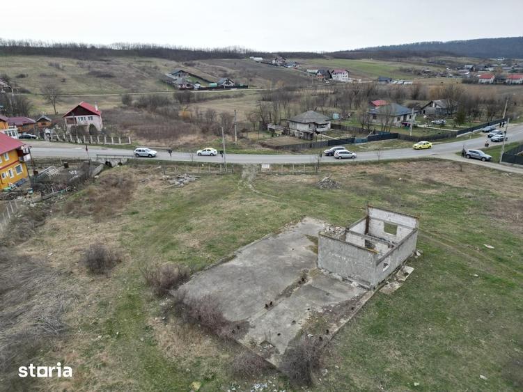 Teren de 3500 mp, în Ciurea