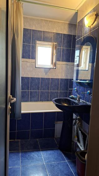 Apartament cu 3 camere decomandat în Prundu