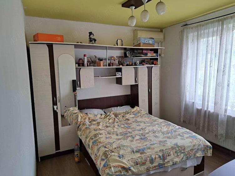 Apartament cu 3 camere semidecomandat în Aleea Trandafirilor