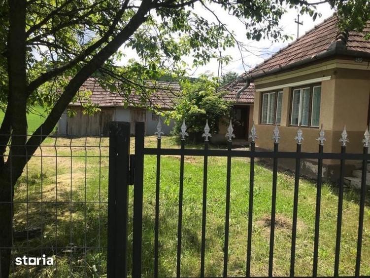 Casă cu 2 camere cu Teren 180 Mp în Central
