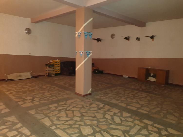 Casă individuală cu 8 camere cu Teren 1820 Mp în Vadu Moldovei