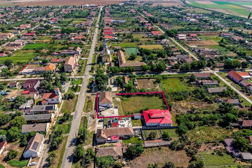 Spațiu comercial, de 274 mp, în Secusigiu