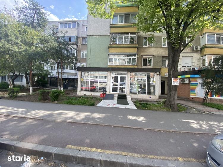 Spațiu comercial, de 80 mp, în Micro 19