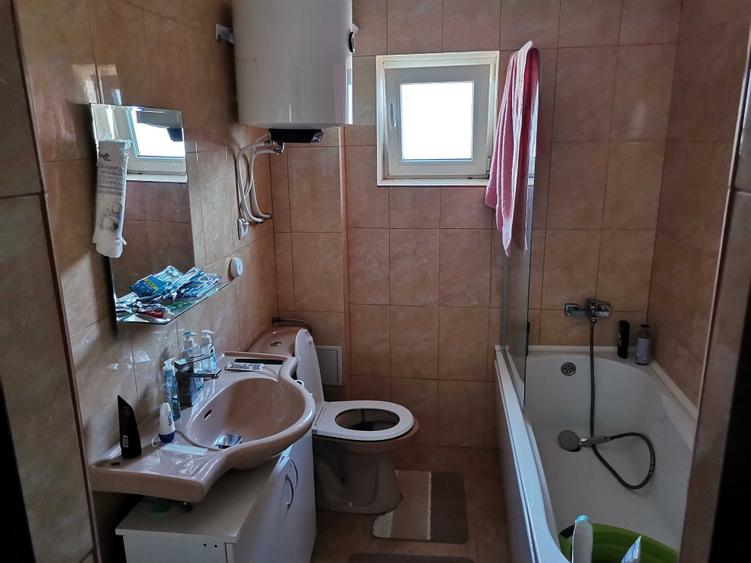 Apartament cu 3 camere decomandat în Șimian