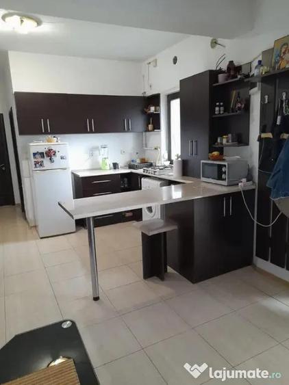 Apartament cu 3 camere decomandat în Anda