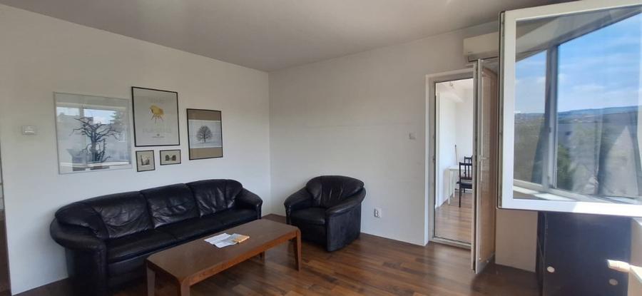 Apartament cu 3 camere decomandat, mobilat în Andrei Mureșanu