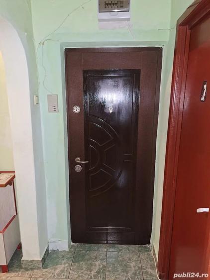 Apartament cu 4 camere decomandat în Central