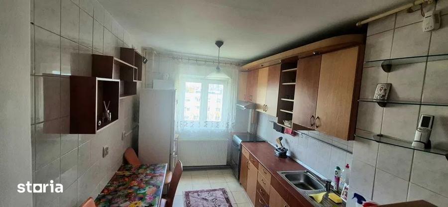 Apartament cu 3 camere în Rahova
