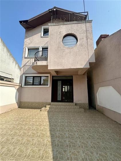 Casă individuală cu 3 camere cu Canalizare în Casa de Cultură