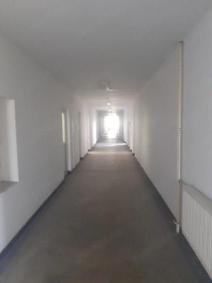 Spațiu comercial, de 3,200 mp, în Râureni
