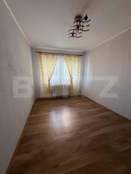Apartament cu 4 camere decomandat, mobilat în Micro 5