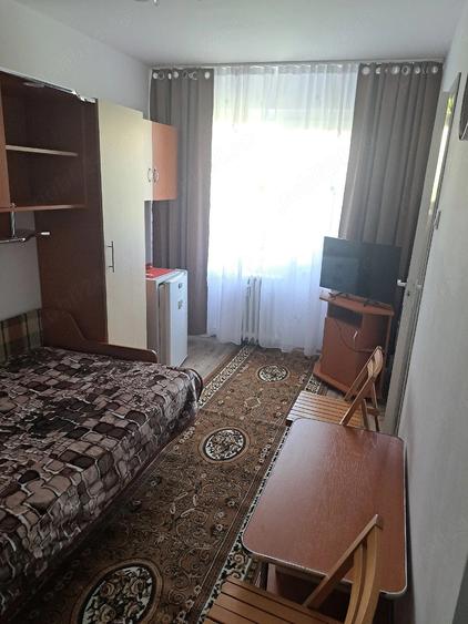 Garsonieră decomandată, mobilată în Nicolina
