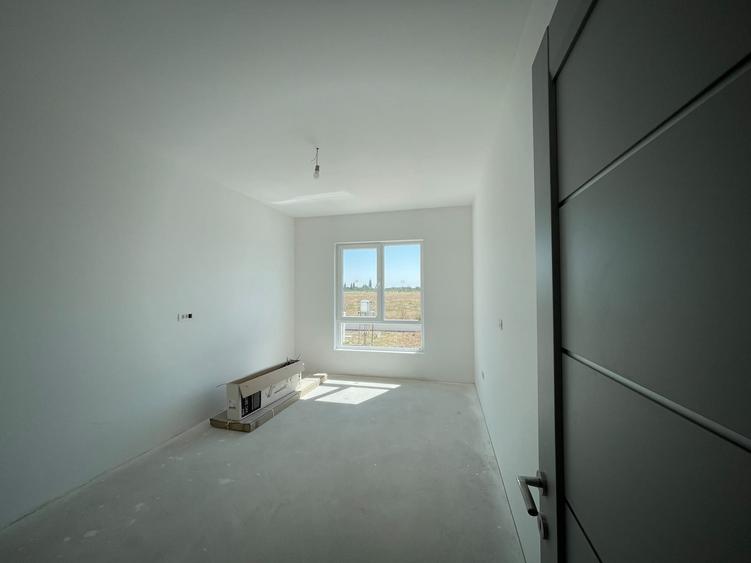 Duplex cu 4 camere cu Canalizare în Moșnița Nouă