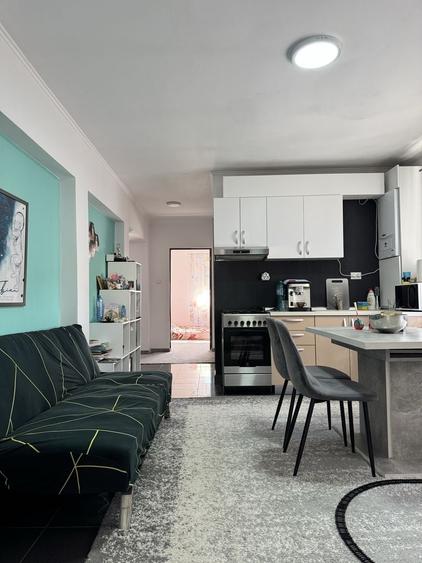 Apartament cu 3 camere decomandat în Spitalul Județean