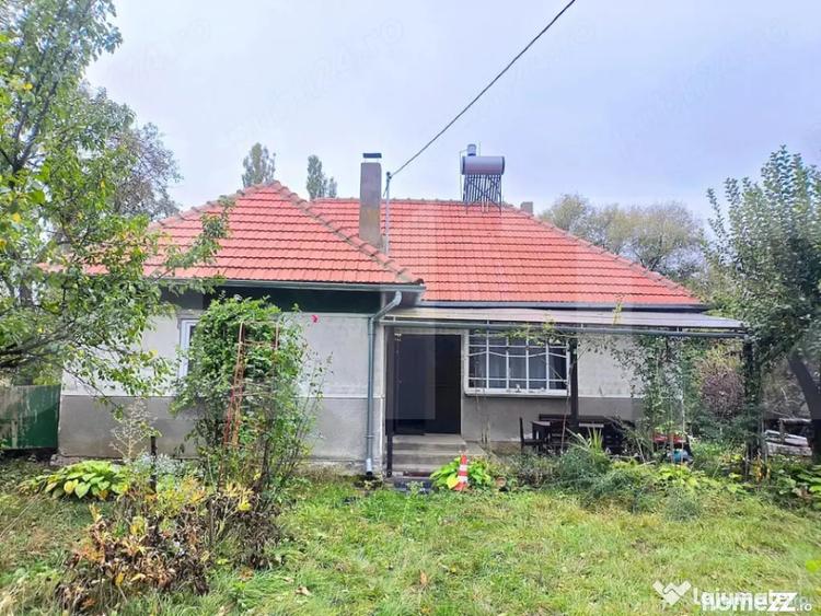 Casă cu 3 camere cu Teren 1957 Mp în Bita
