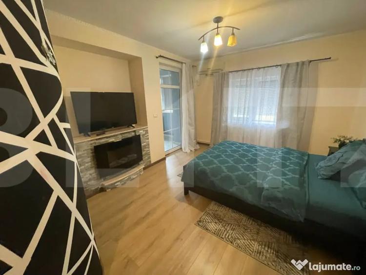 Apartament cu 4 camere decomandat în Girocului