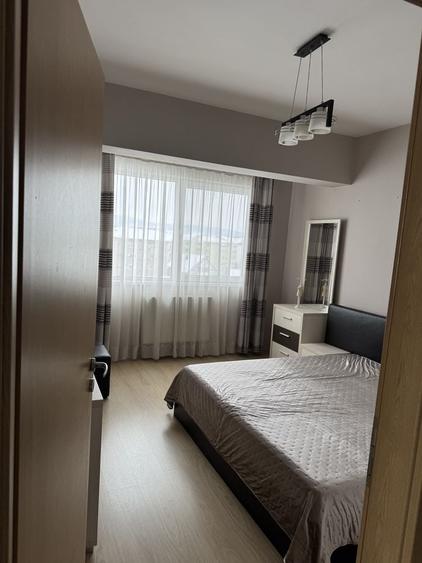 Apartament cu 3 camere decomandat în Petru Rareș