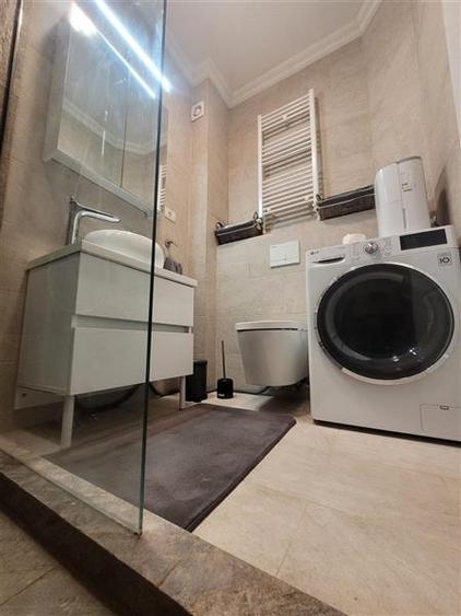 Apartament cu 2 camere decomandat, mobilat în Central