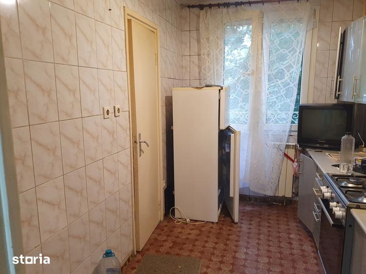Apartament cu 3 camere în Drumul Taberei