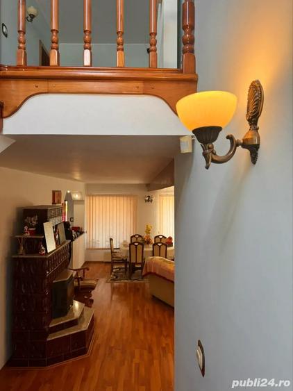 Casă cu 4 camere în Zăvoi