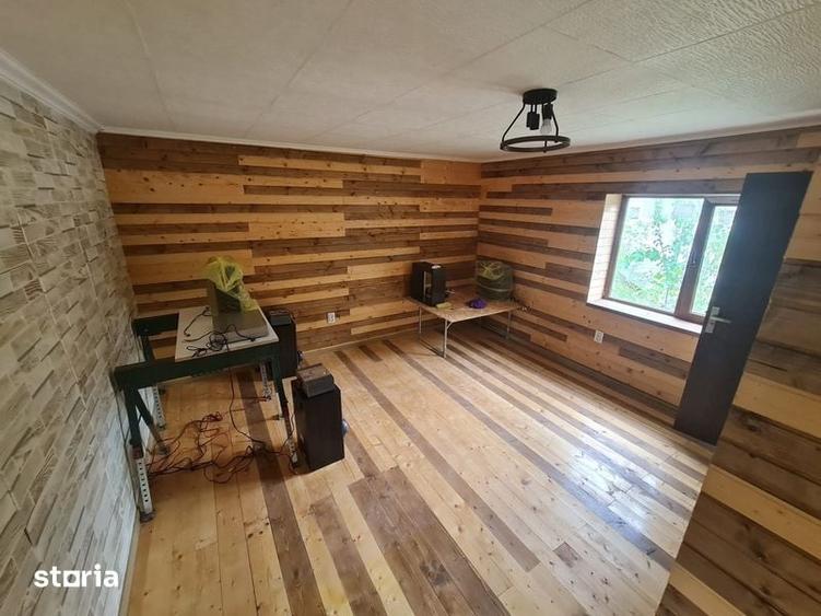 Casă cu 4 camere cu Teren 180 Mp în Berislăvești