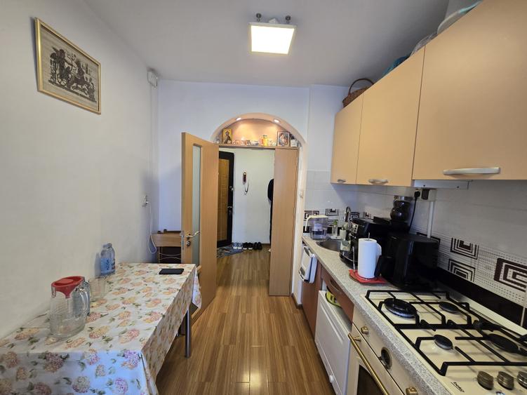 Ap. 2cam,dec,renovat total,et.5,bl.reabilitat,1 min distanta metrou. - 13