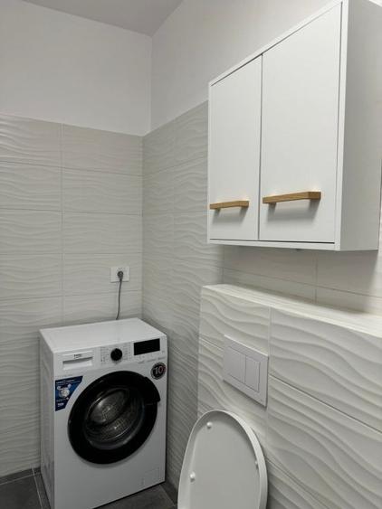 Apartament cu 2 camere semidecomandat, mobilat în Unirii