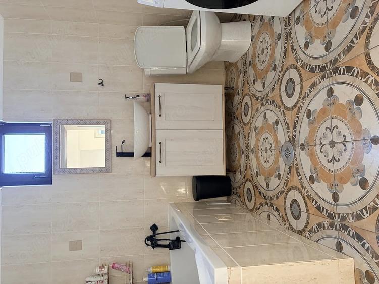 Casă cu 7 camere cu Teren 1000 Mp în Dragomirești-Deal