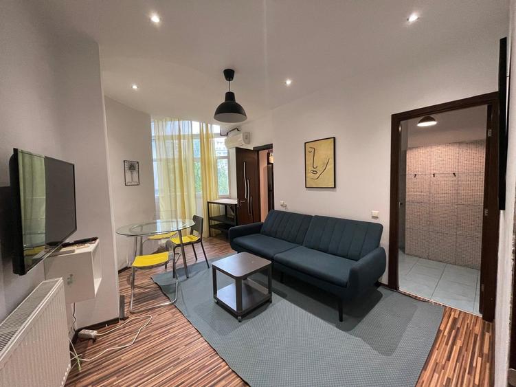 Apartament cu 4 camere decomandat, mobilat în Unirii