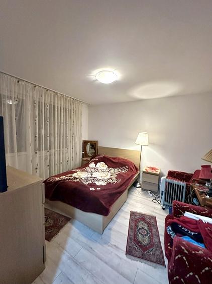 Apartament cu 3 camere decomandat în Drumul Taberei — fotografia 2