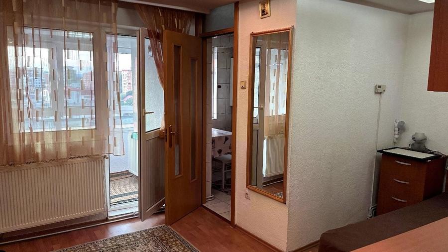 Garsonieră decomandată în Județean