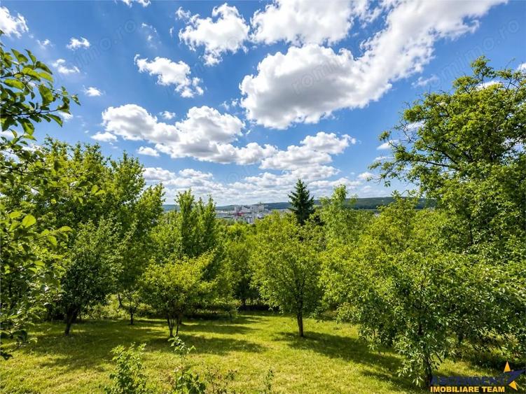 Casă cu 1 camere cu Teren 2300 Mp în Tudor