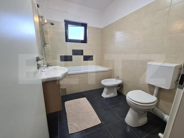 Apartament cu 3 camere decomandat în Cetate