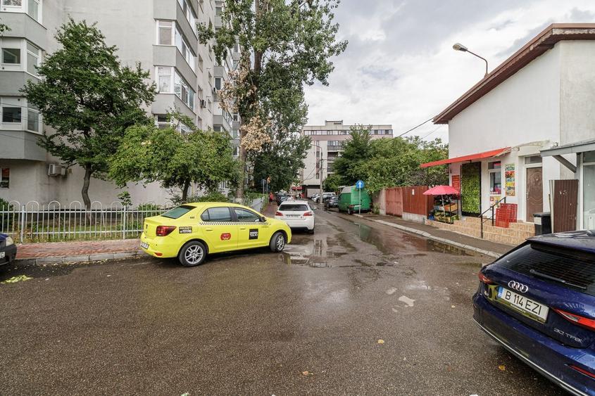 Garsonieră decomandată, mobilată în Titan