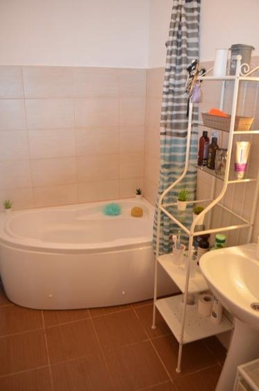 Apartament cu 2 camere decomandat în Berceni
