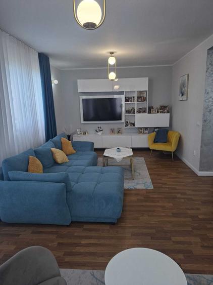 Casă cu 4 camere în Central