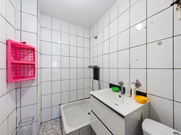 Apartament cu 4 camere decomandat în Panduri
