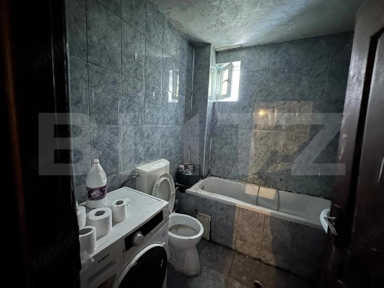 Apartament cu 3 camere semidecomandat în Cetate