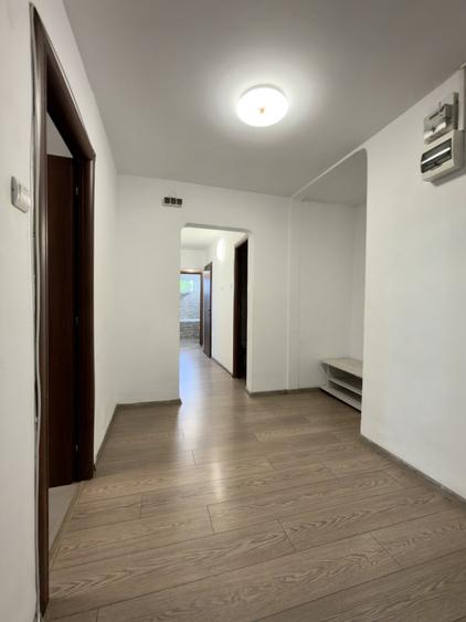 Apartament cu 3 camere decomandat, mobilat în Moșilor