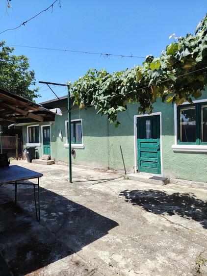 Casă cu 4 camere cu Teren 625 Mp în Central