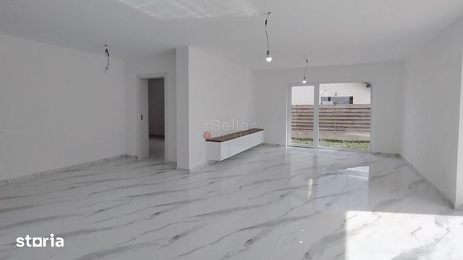 Casă cu 3 camere cu Teren 500 Mp în Noua