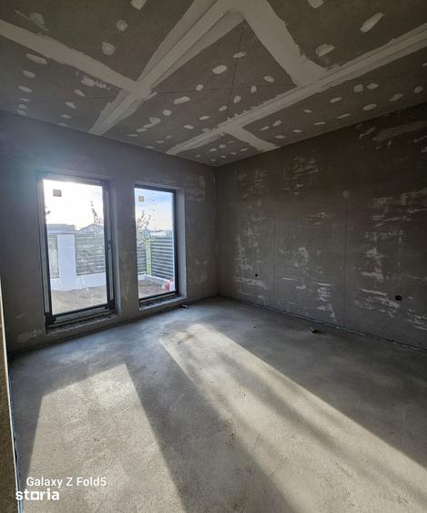 Casă cu 4 camere cu Teren 750 Mp în Central