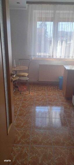 Apartament cu 2 camere semidecomandat, mobilat în Soarelui