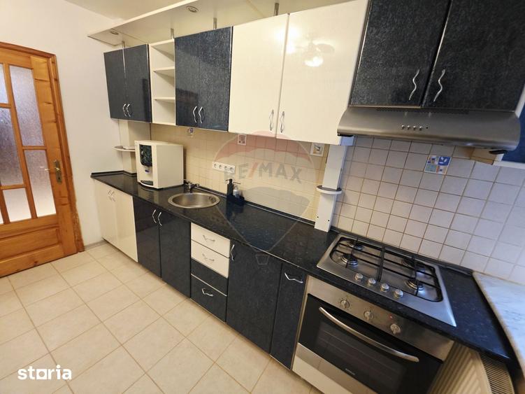 Apartament cu 4 camere în Calea Romanului