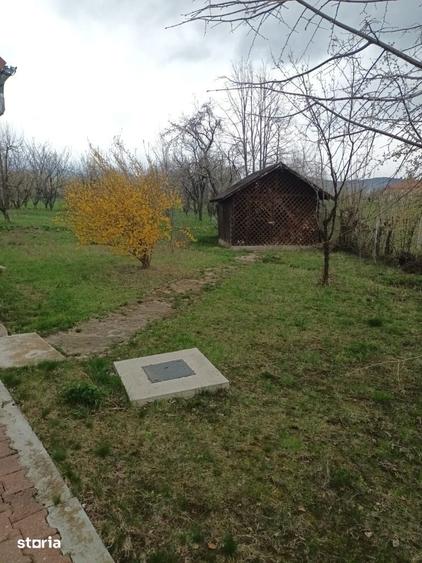 Casă cu 8 camere cu Teren 2530 Mp în Măneciu