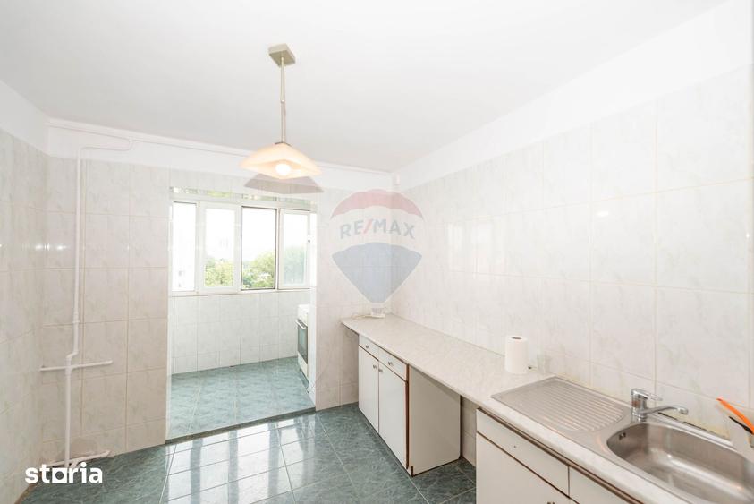 Apartament cu 3 camere decomandat în Crângași