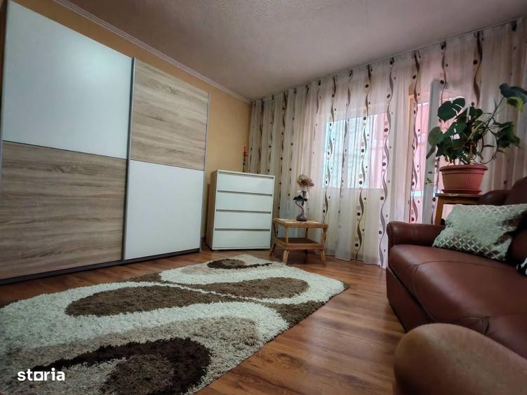 Apartament cu 3 camere decomandat în Rogerius